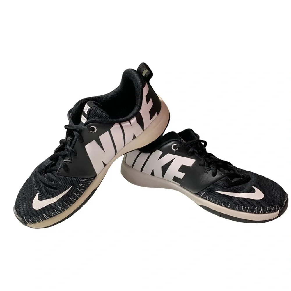 Nike Team Hustle DT Youth sneakers size 7Y black Basketball